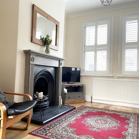 Riverside Lodge - Quaint Victorian Home By The River York Exteriör bild