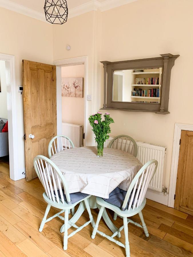Riverside Lodge - Quaint Victorian Home By The River York Exteriör bild
