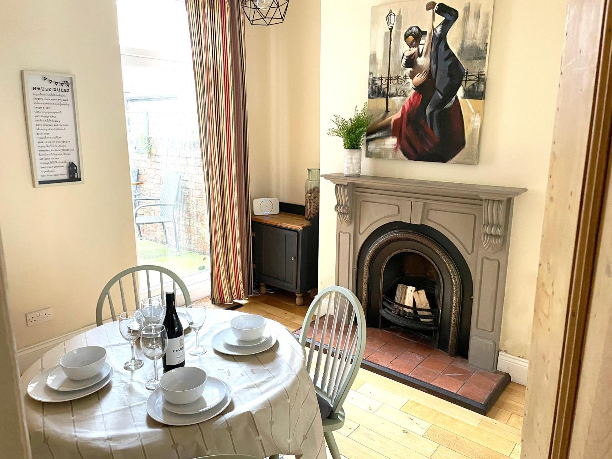 Riverside Lodge - Quaint Victorian Home By The River York Exteriör bild